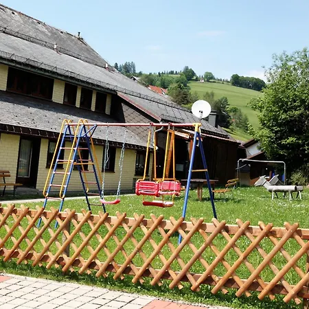 Апартаменты Haus Schoeneck *