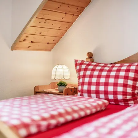 Haus Schoeneck Апартаменты *